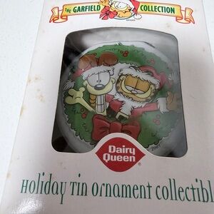 Garfield  vintage Holiday Tin Ornament Collectible